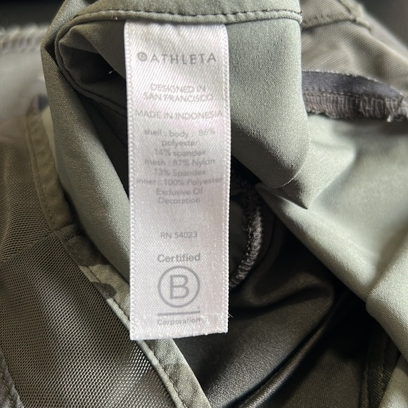 ATHLETA Printed Mesh Racer Run Short 4” Camo Green Sz S - Picture 15 of 15